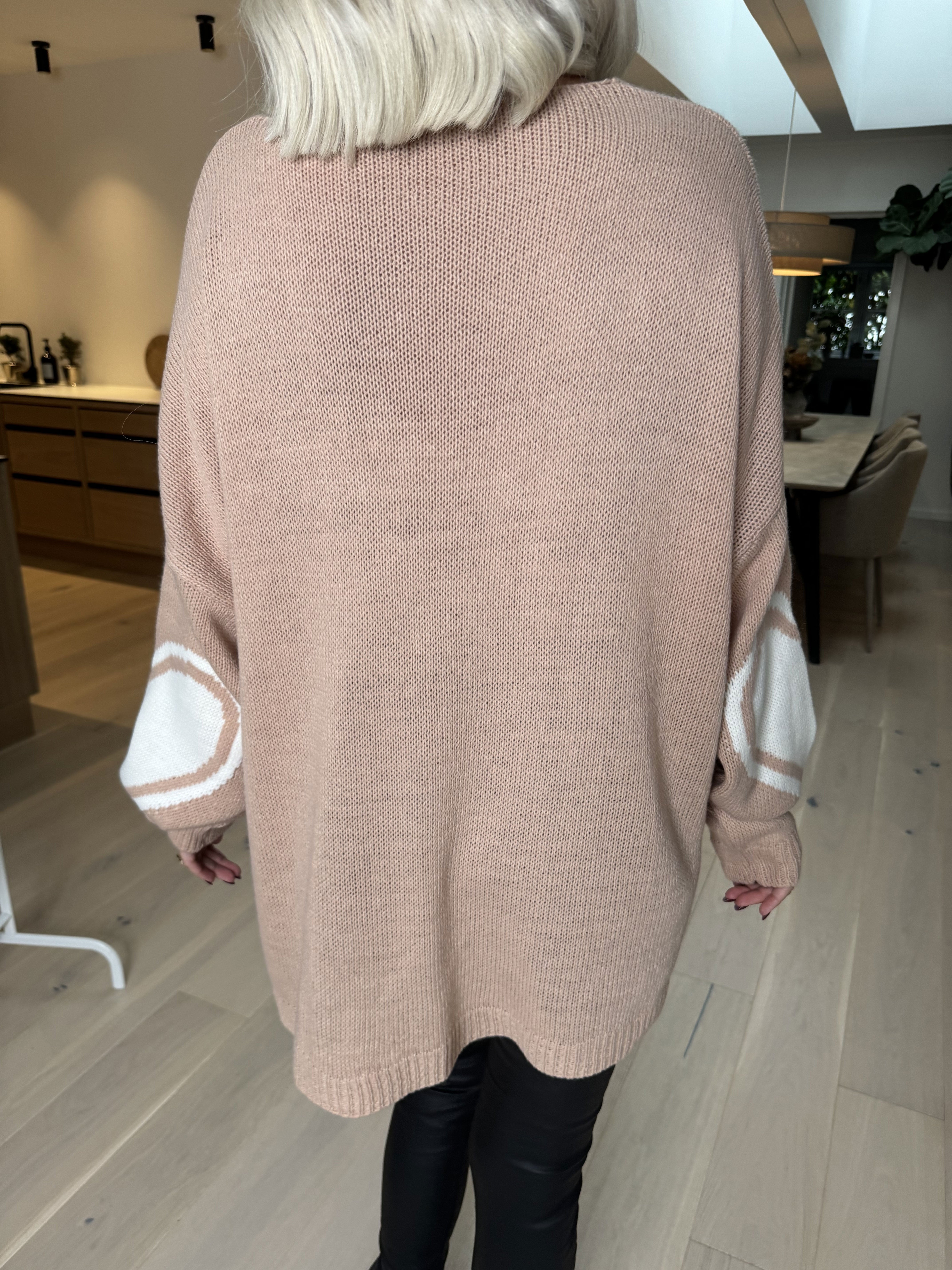 Lorena - Strikbluse med stort hjerte